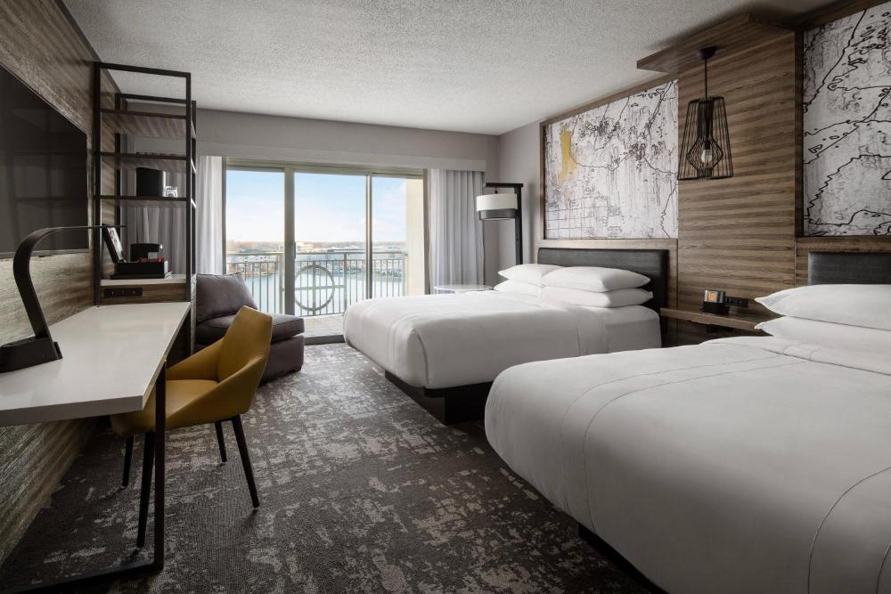 Guest room, 2 Queen, Lake view, Balcony interior